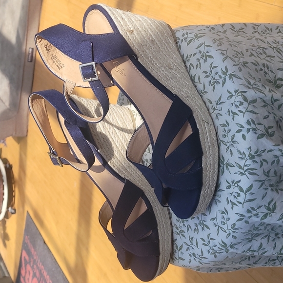 American eagle wedges blue size 12 - Picture 3 of 7